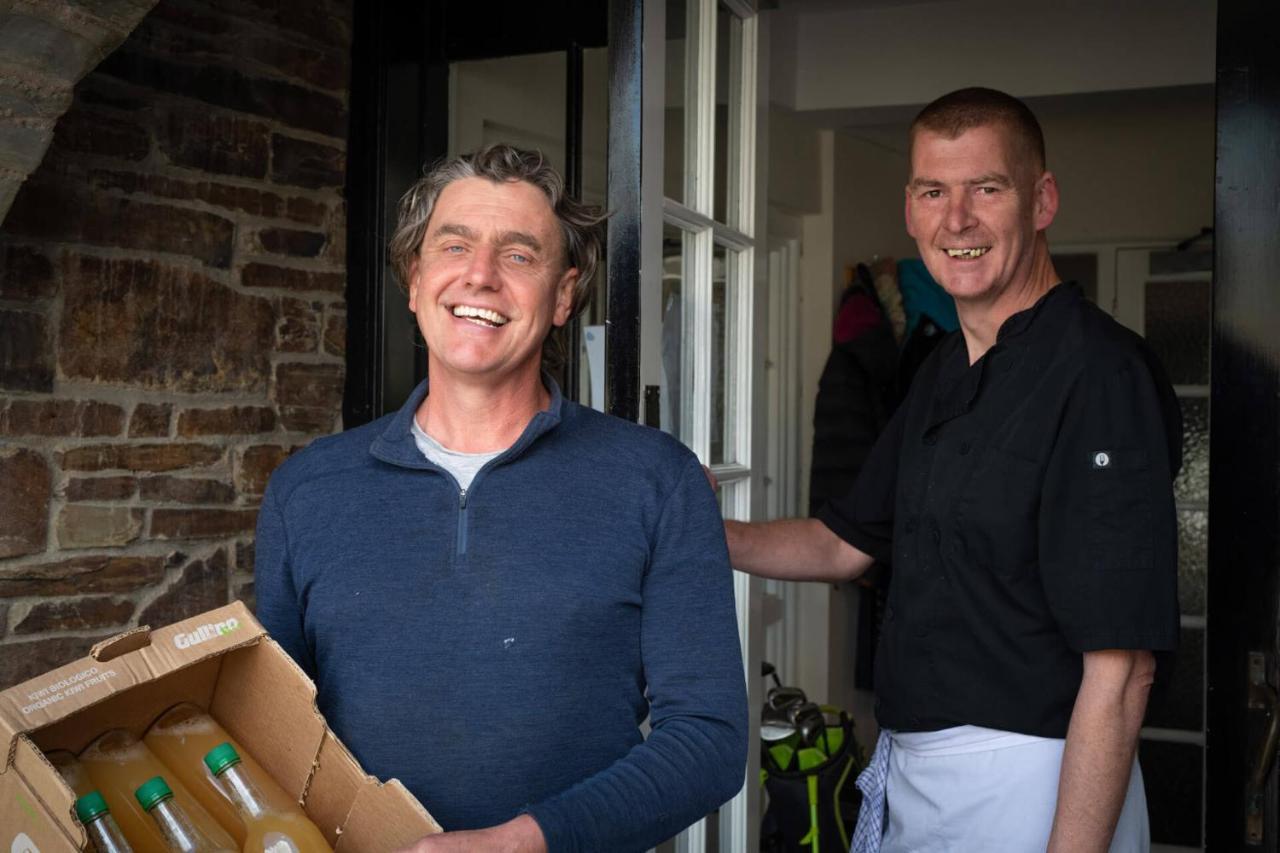 Finnygook Inn Crafthole Buitenkant foto